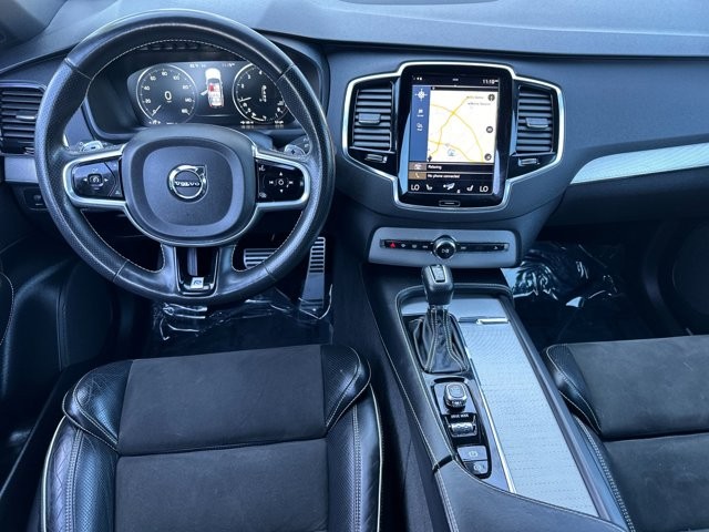 Volvo XC90 Vehicle Full-screen Gallery Image 13