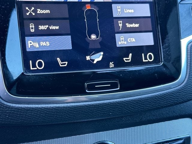 Volvo XC90 Vehicle Full-screen Gallery Image 21