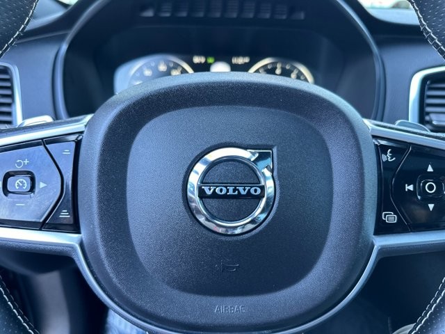 Volvo XC90 Vehicle Full-screen Gallery Image 24