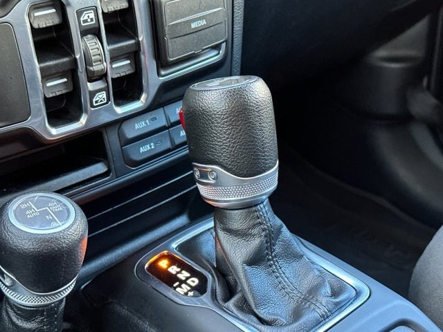 Jeep Wrangler 4xe Vehicle Full-screen Gallery Image 21