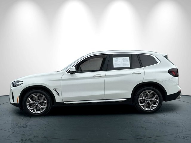 BMW X3 Vehicle Full-screen Gallery Image 07