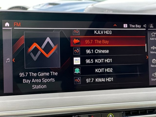BMW X3 Vehicle Full-screen Gallery Image 18