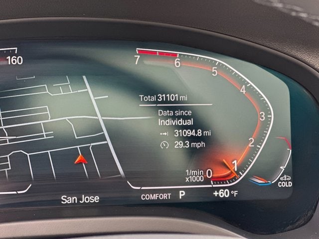 BMW X3 Vehicle Full-screen Gallery Image 28