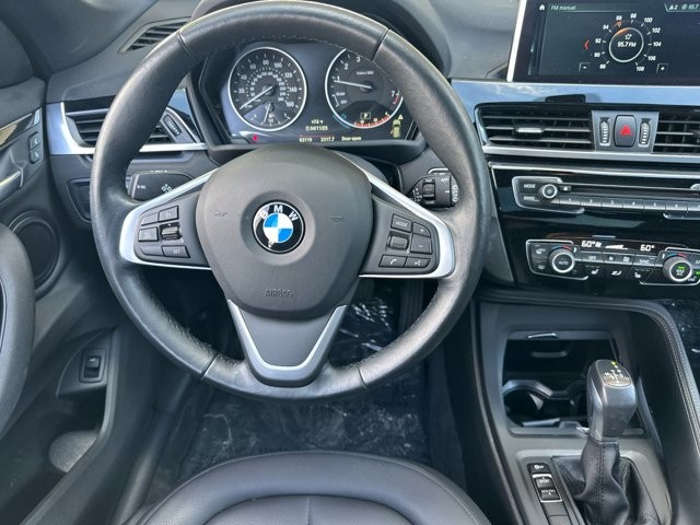 BMW X1 Vehicle Full-screen Gallery Image 14
