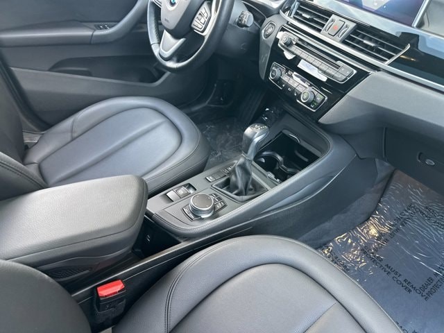 BMW X1 Vehicle Full-screen Gallery Image 16