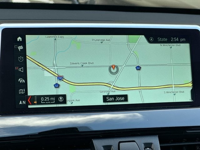 BMW X1 Vehicle Full-screen Gallery Image 19