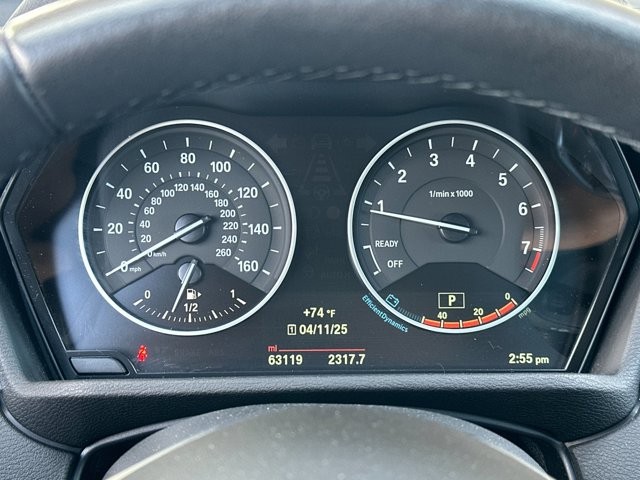 BMW X1 Vehicle Full-screen Gallery Image 25