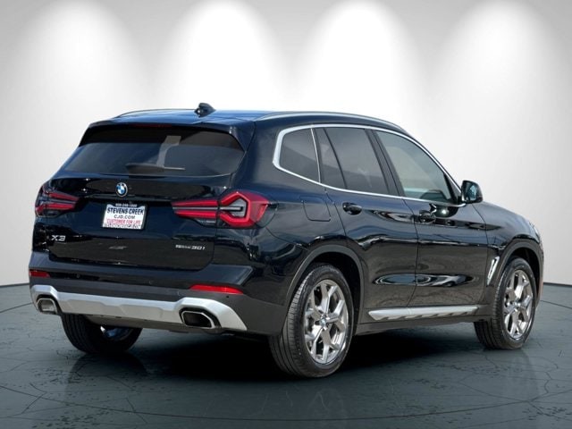BMW X3 Vehicle Full-screen Gallery Image 04