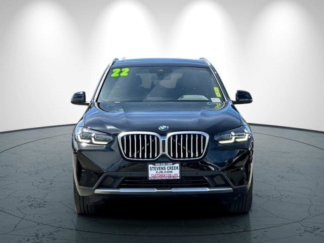 BMW X3 Vehicle Full-screen Gallery Image 09