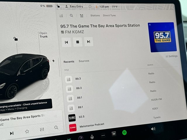 Tesla Model Y Vehicle Full-screen Gallery Image 18