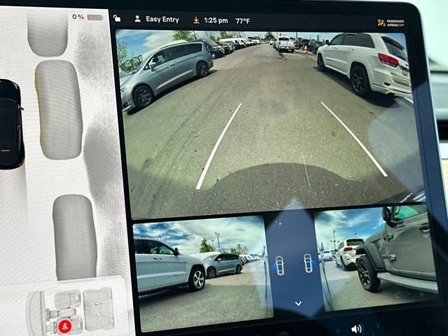 Tesla Model Y Vehicle Full-screen Gallery Image 20
