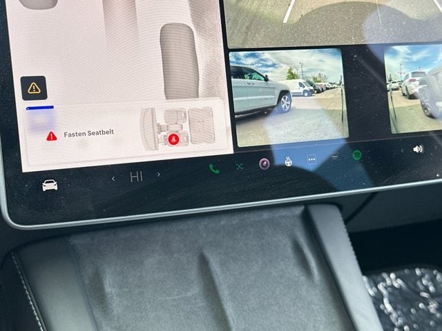 Tesla Model Y Vehicle Full-screen Gallery Image 21