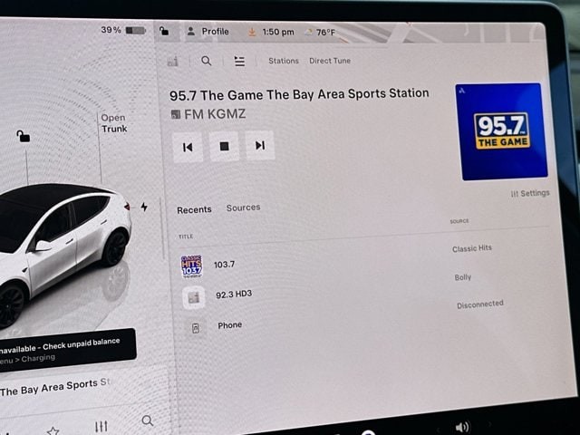 Tesla Model Y Vehicle Full-screen Gallery Image 18
