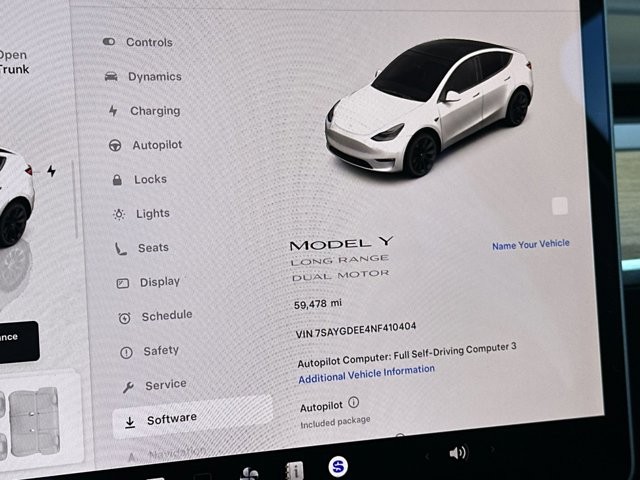Tesla Model Y Vehicle Full-screen Gallery Image 26