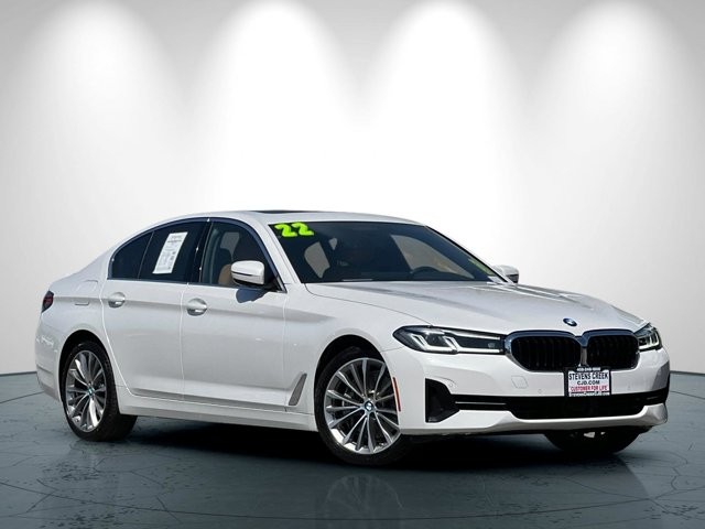 BMW 5 Series Vehicle Full-screen Gallery Image 02