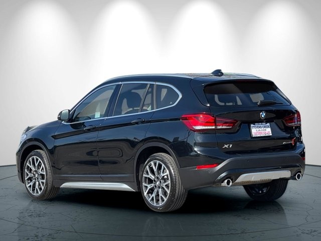 BMW X1 Vehicle Full-screen Gallery Image 06