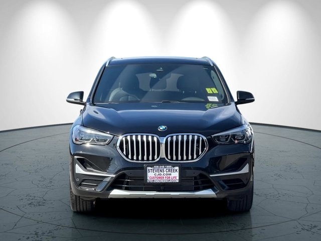 BMW X1 Vehicle Full-screen Gallery Image 09