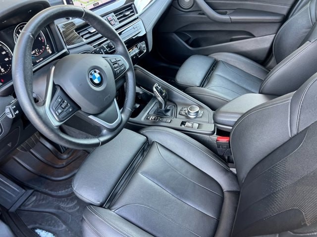 BMW X1 Vehicle Full-screen Gallery Image 10