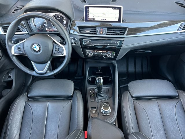 BMW X1 Vehicle Full-screen Gallery Image 13