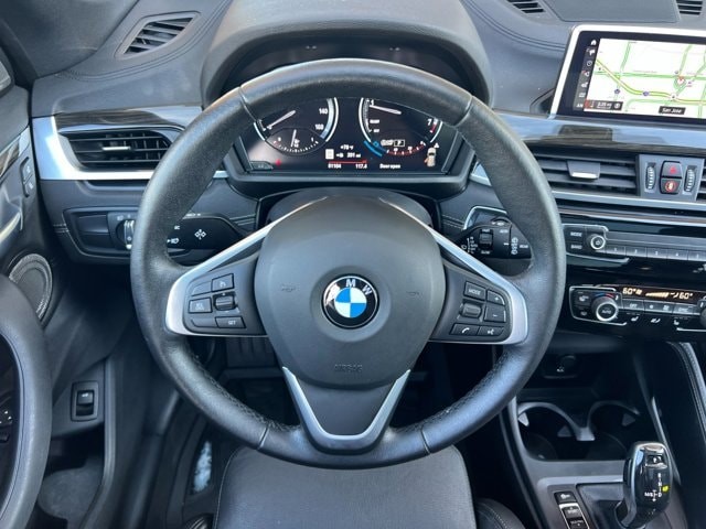 BMW X1 Vehicle Full-screen Gallery Image 14