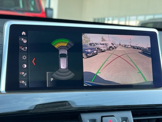 BMW X1 Vehicle Full-screen Gallery Image 20