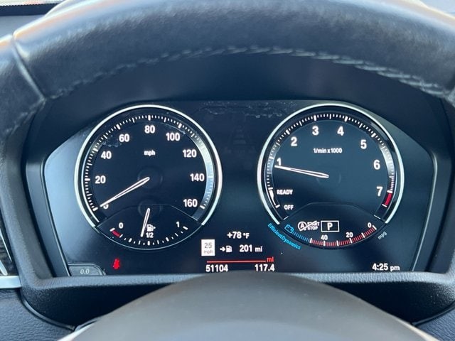 BMW X1 Vehicle Full-screen Gallery Image 25