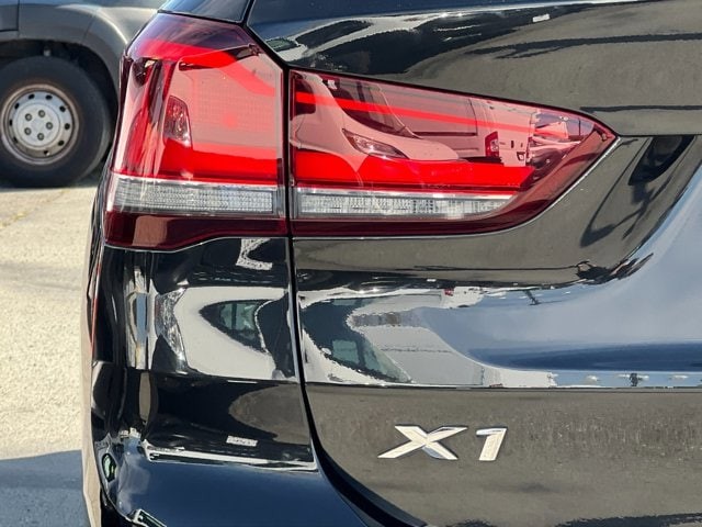 BMW X1 Vehicle Full-screen Gallery Image 27