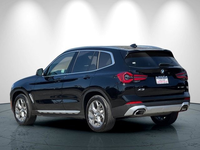 BMW X3 Vehicle Full-screen Gallery Image 06