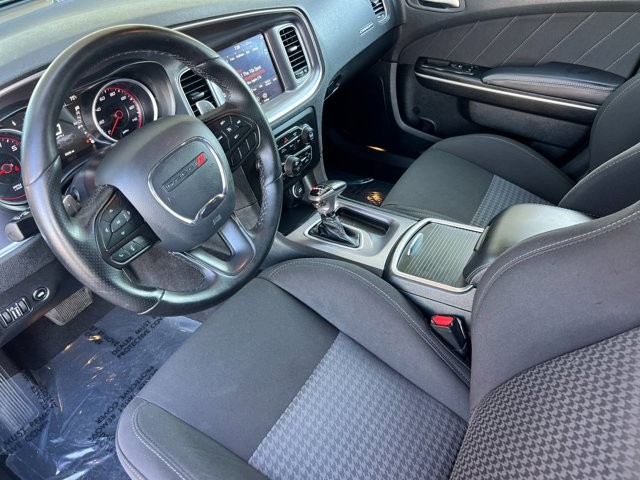 Dodge Charger Vehicle Full-screen Gallery Image 10