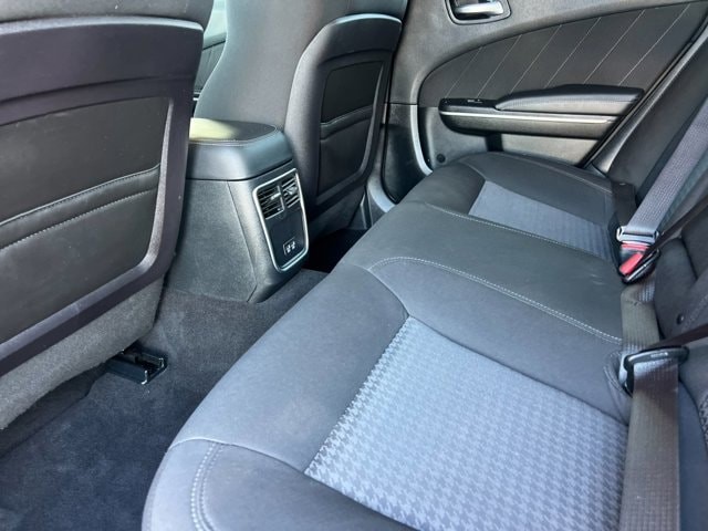 Dodge Charger Vehicle Full-screen Gallery Image 12