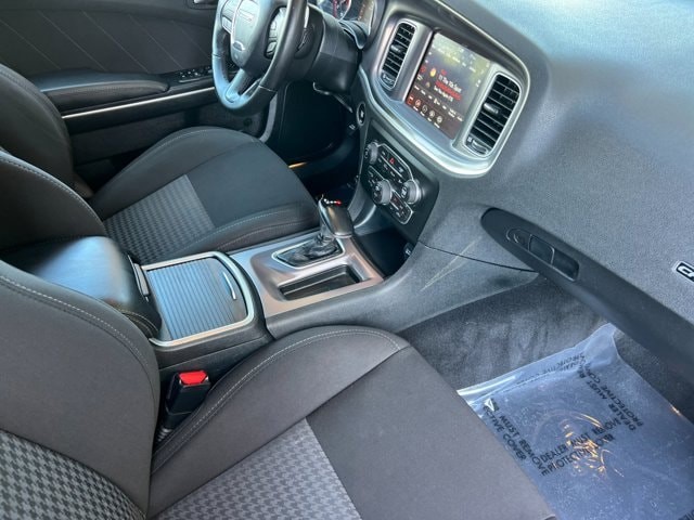 Dodge Charger Vehicle Full-screen Gallery Image 15
