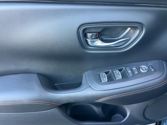 Honda HR-V Vehicle Full-screen Gallery Image 11