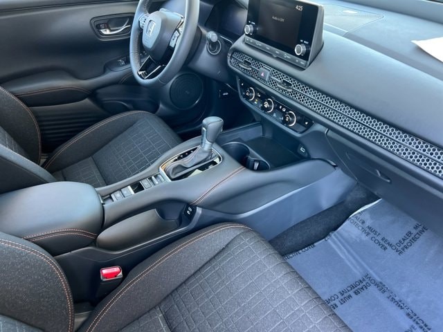 Honda HR-V Vehicle Full-screen Gallery Image 16