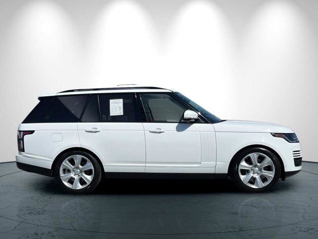 Land Rover Range Rover Vehicle Full-screen Gallery Image 03