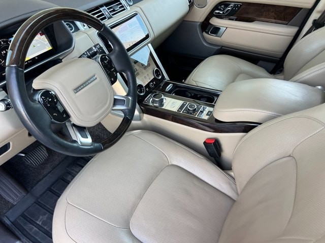 Land Rover Range Rover Vehicle Full-screen Gallery Image 10