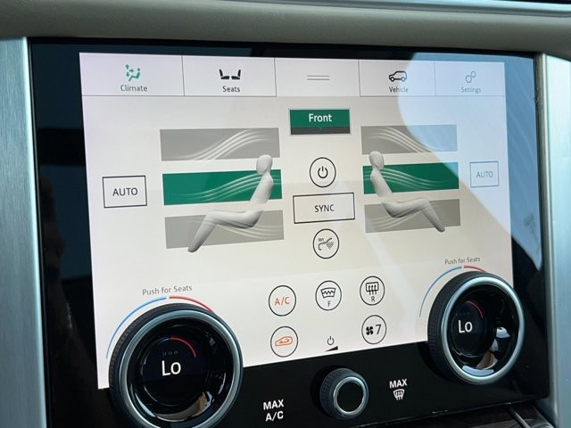 Land Rover Range Rover Vehicle Full-screen Gallery Image 21