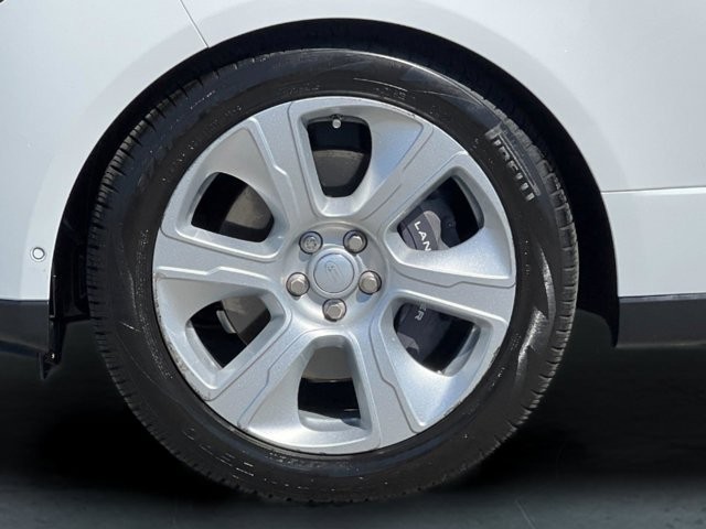 Land Rover Range Rover Vehicle Full-screen Gallery Image 26