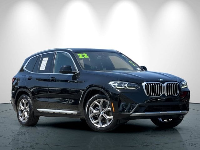 BMW X3 Vehicle Full-screen Gallery Image 02