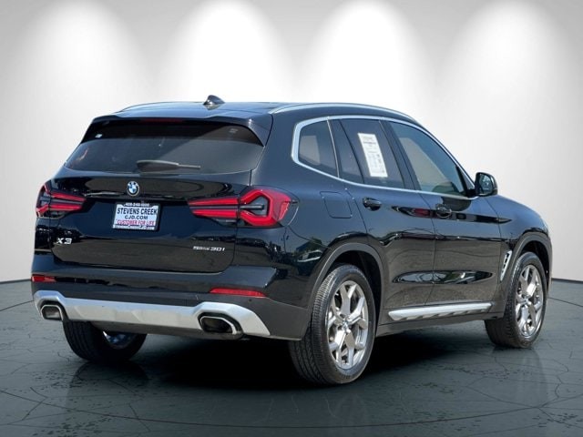 BMW X3 Vehicle Full-screen Gallery Image 04