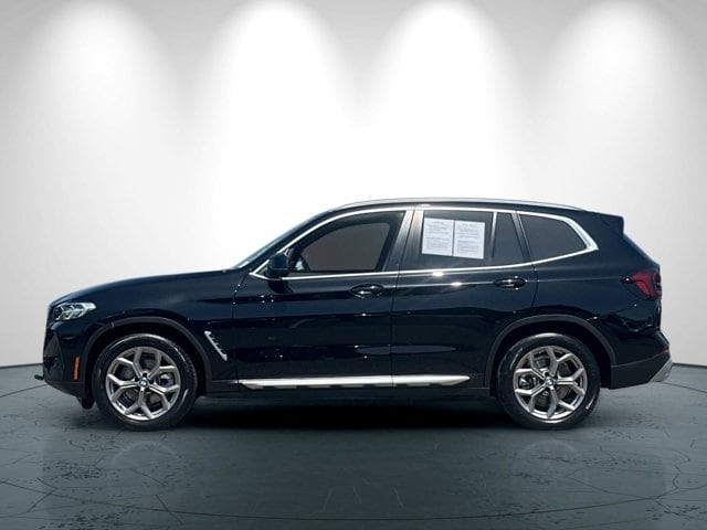 BMW X3 Vehicle Full-screen Gallery Image 07