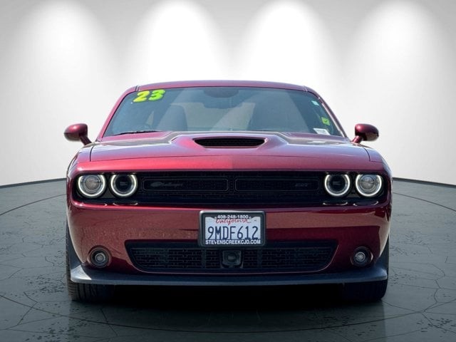 Dodge Challenger Vehicle Full-screen Gallery Image 09