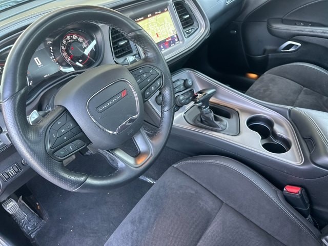 Dodge Challenger Vehicle Full-screen Gallery Image 10