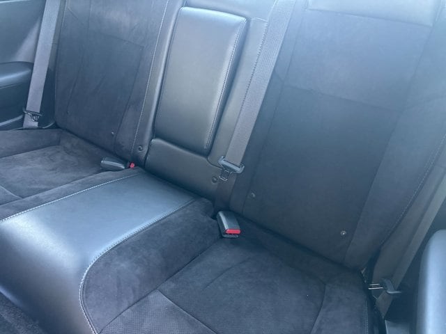 Dodge Challenger Vehicle Full-screen Gallery Image 12