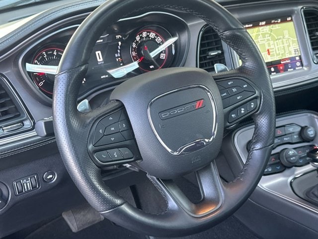 Dodge Challenger Vehicle Full-screen Gallery Image 13