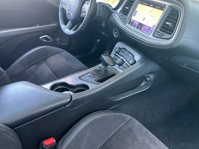 Dodge Challenger Vehicle Full-screen Gallery Image 14