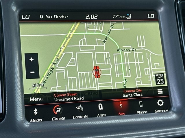 Dodge Challenger Vehicle Full-screen Gallery Image 17