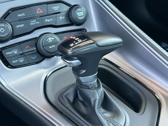 Dodge Challenger Vehicle Full-screen Gallery Image 20