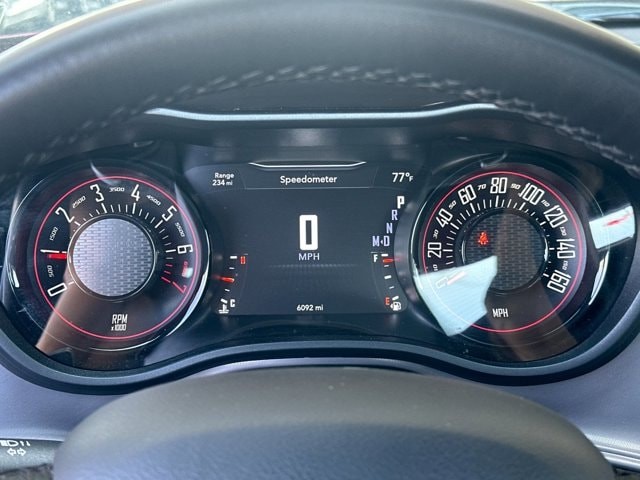 Dodge Challenger Vehicle Full-screen Gallery Image 23