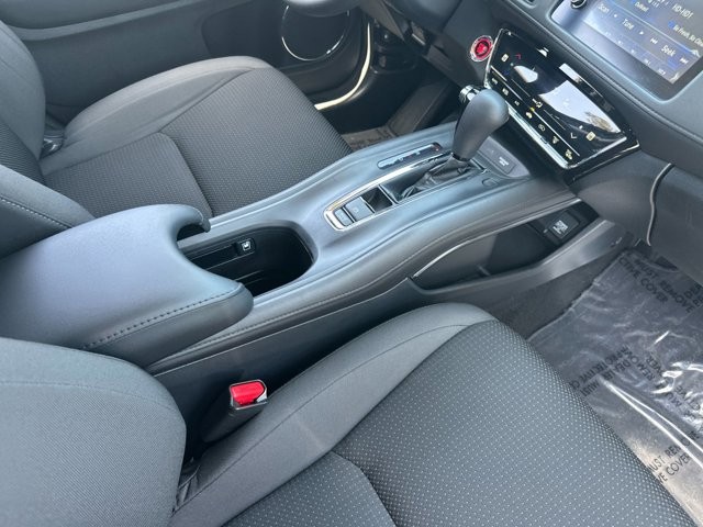 Honda HR-V Vehicle Full-screen Gallery Image 15