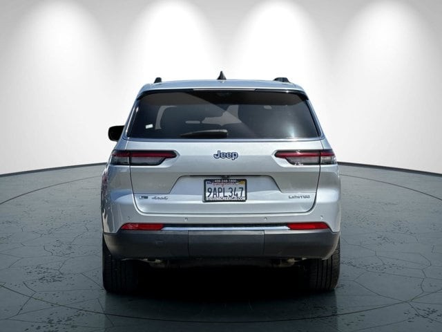 Jeep Grand Cherokee L Vehicle Full-screen Gallery Image 05